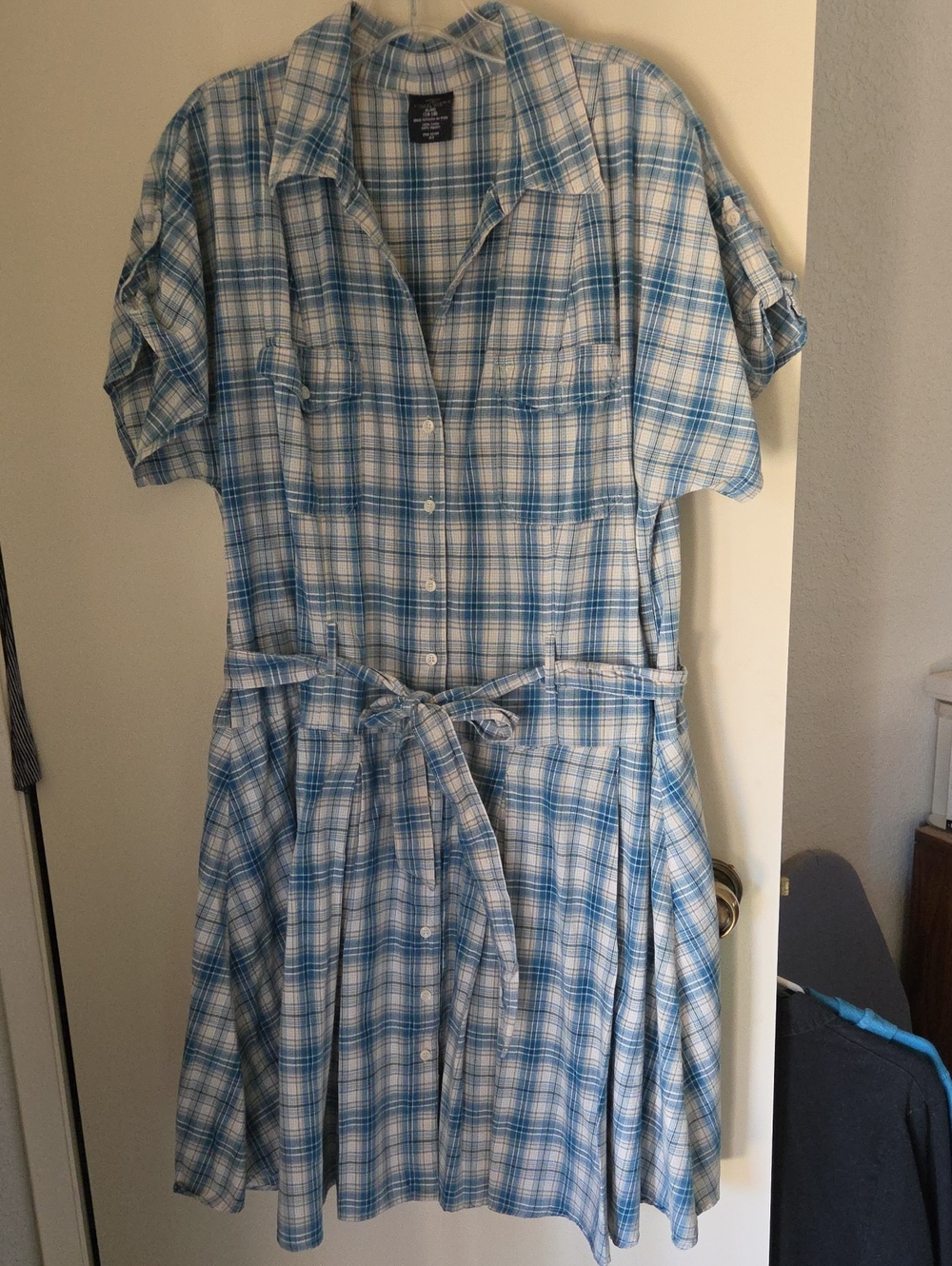 Faded Glory Blue and White Plaid Button-Front Midi Dress with Tie Waist